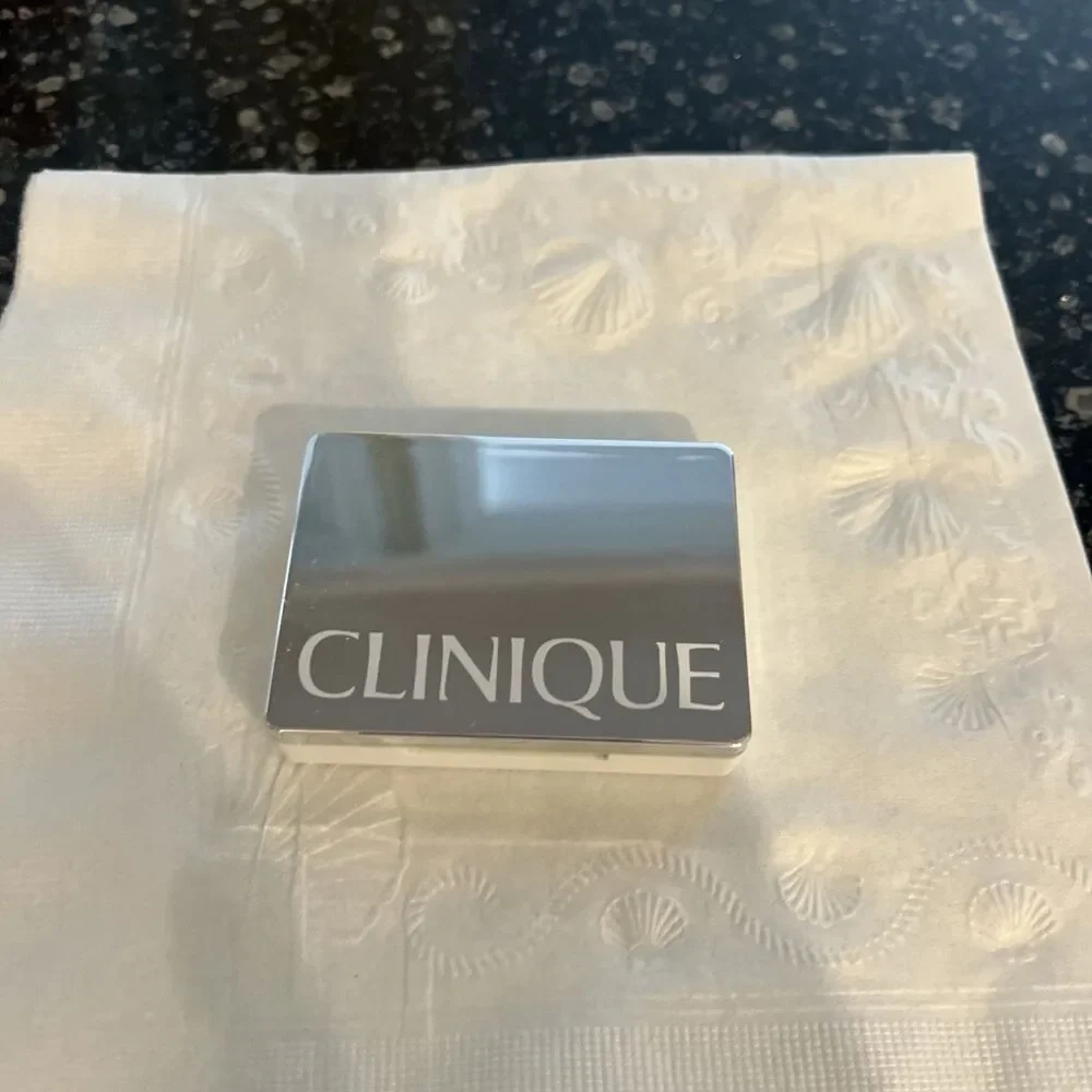 Clinique  All About Shadow Trio~2P Mink~43 Golden Brown ~2E Mushroom